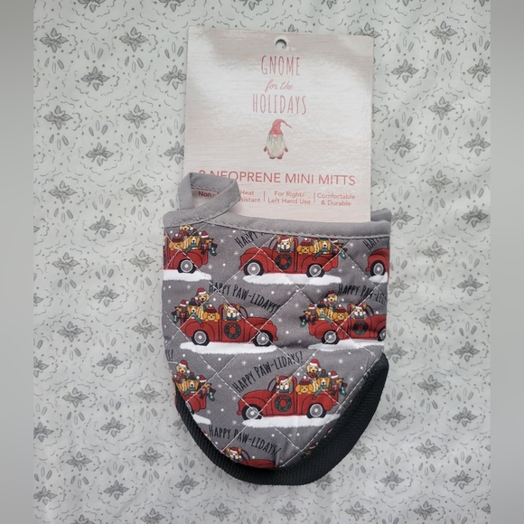 Gnome For The Holidays Holiday Dog Neoprene Mini Mitts - Picture 1 of 3